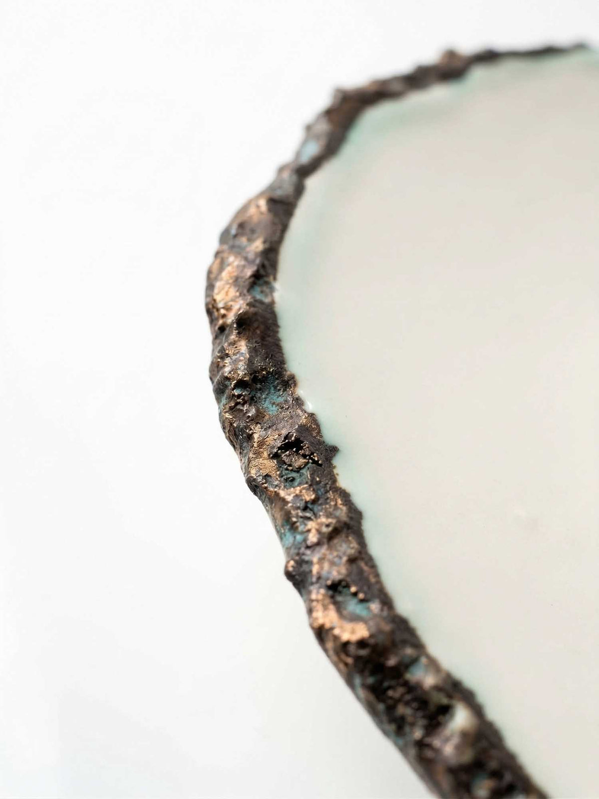 Handmade deep porcelain plate with bronze and green patina rim for restaurants – view 3