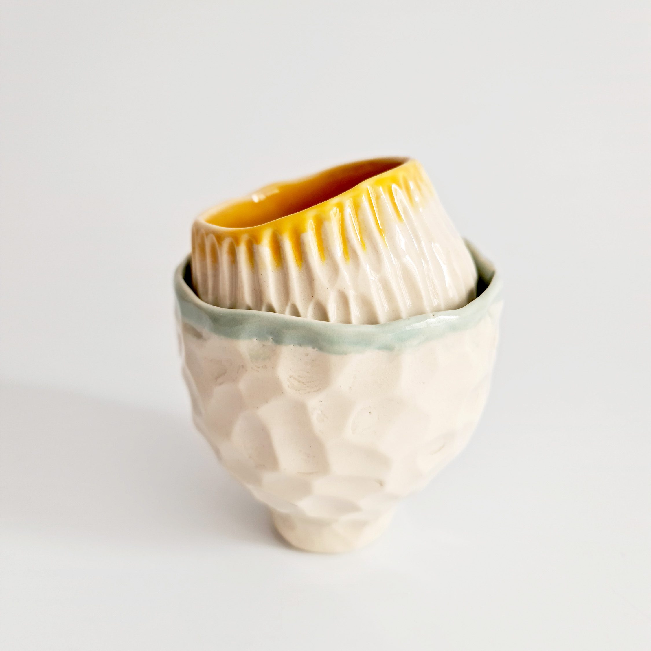 textured pinching cups