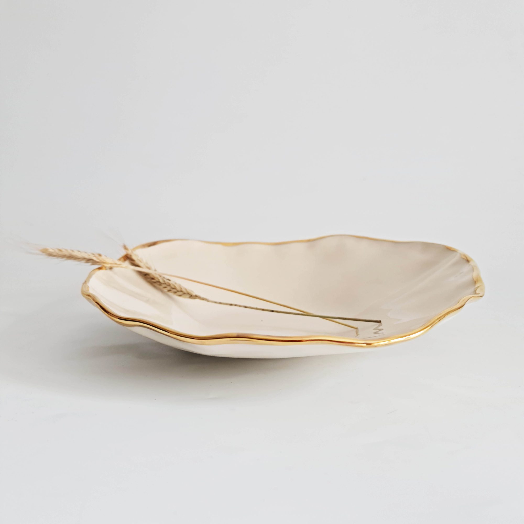 giselle-bowl porcelai bowl with gold rim