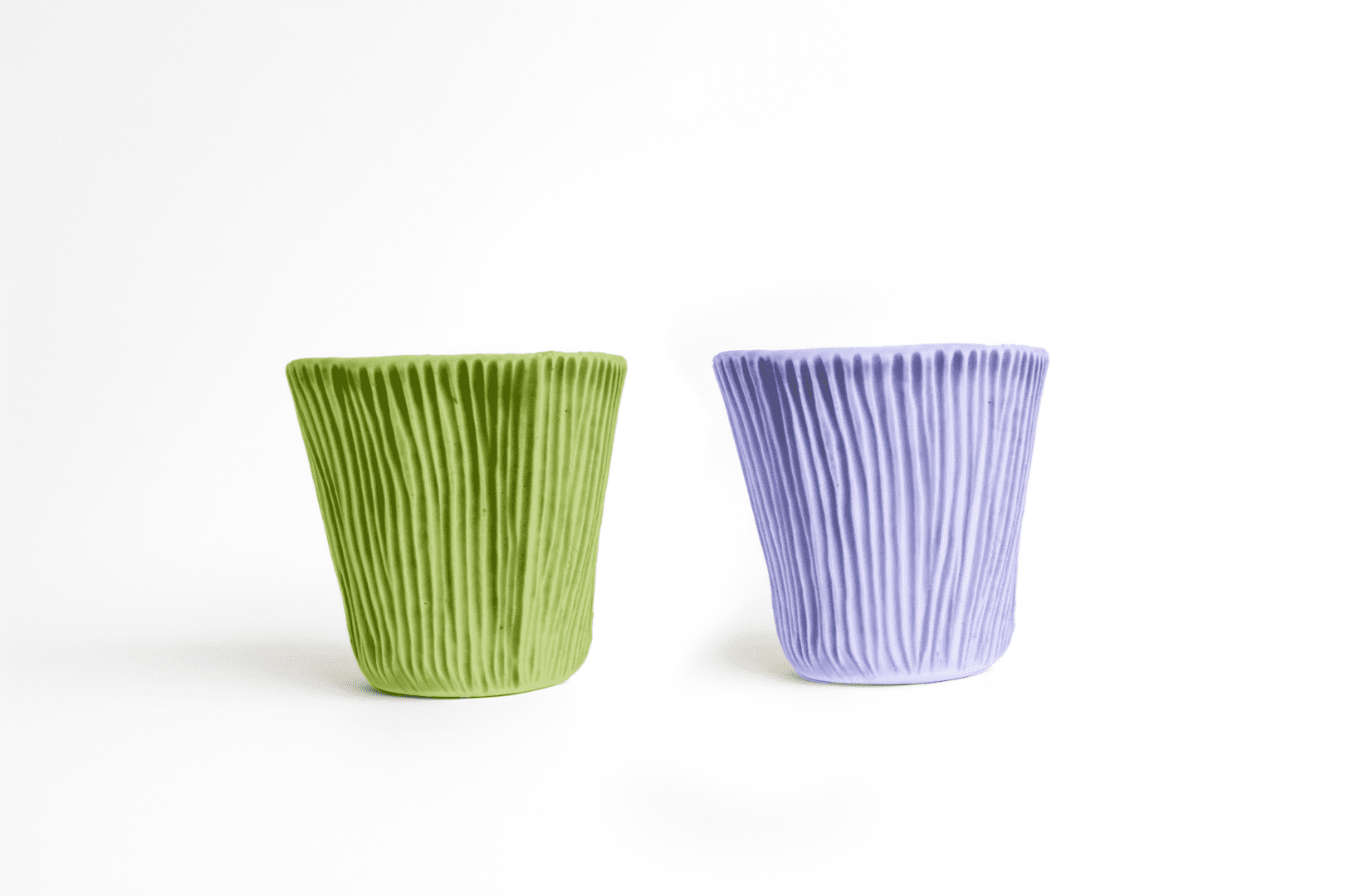textured cups set in 2 different colors