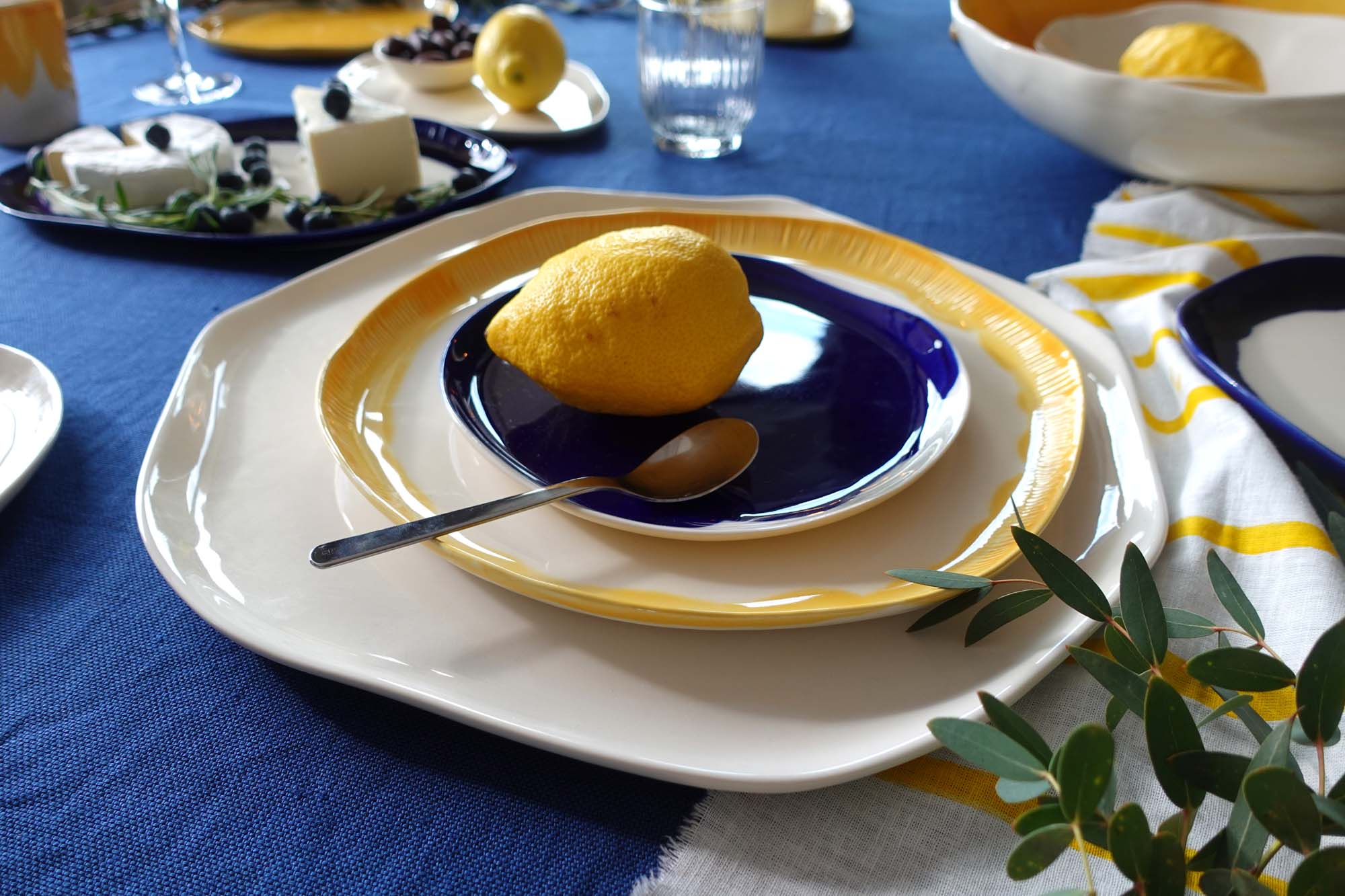 set a table that speaks royalty